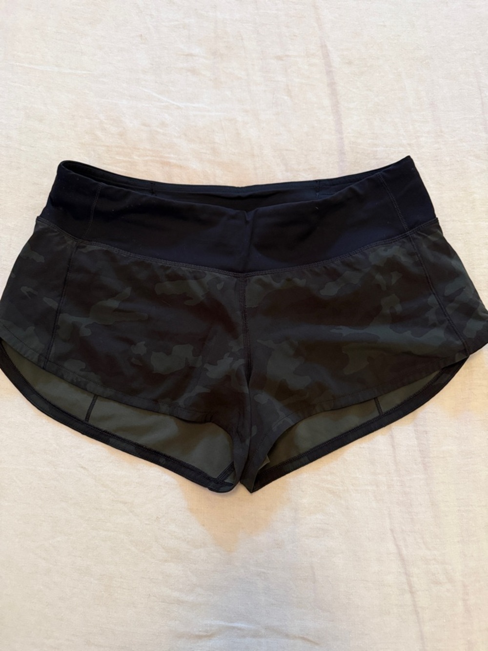 Lululemon Speed Up Short 2.5” - Green Camo